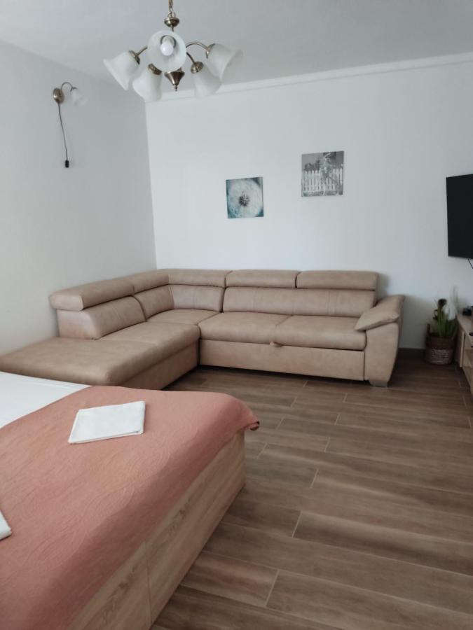 ホテル Dalmati House ブロダリツァ エクステリア 写真